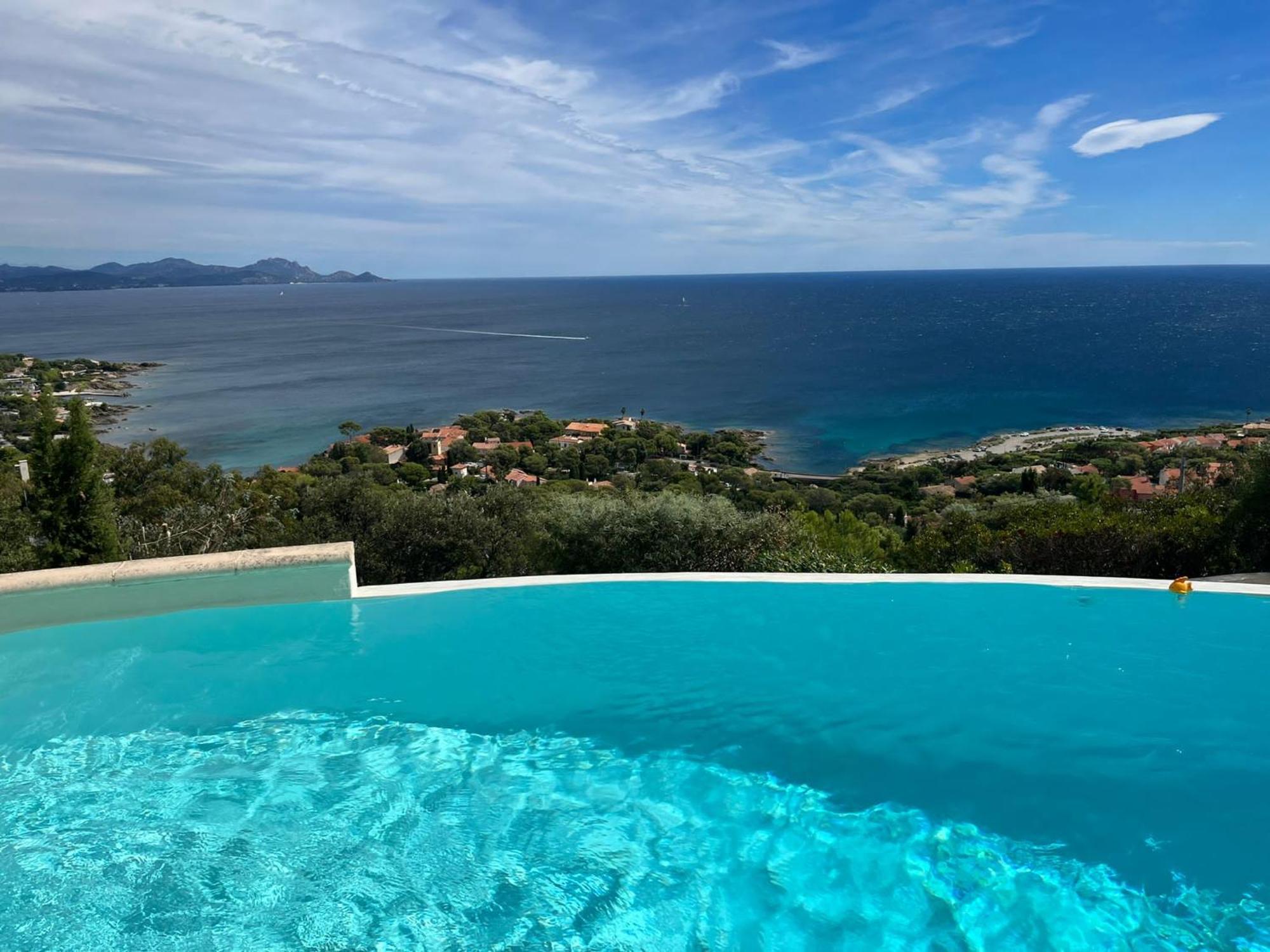 Villa With Dream View And Swimming Pool!! Les Issambres